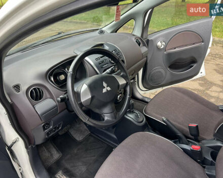 Белый Мицубиси И-Миев, объемом двигателя 0 л и пробегом 59 тыс. км за 4750 $, фото 23 на Automoto.ua