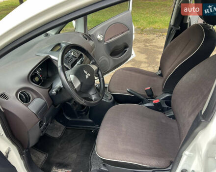 Белый Мицубиси И-Миев, объемом двигателя 0 л и пробегом 59 тыс. км за 4750 $, фото 24 на Automoto.ua