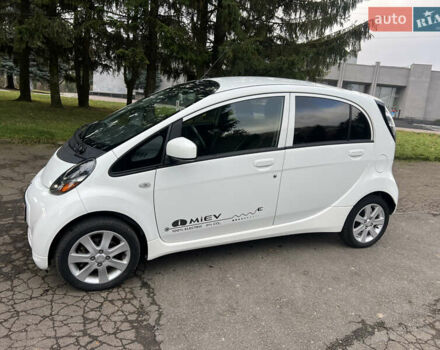 Белый Мицубиси И-Миев, объемом двигателя 0 л и пробегом 59 тыс. км за 4750 $, фото 3 на Automoto.ua