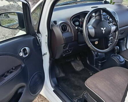 Белый Мицубиси И-Миев, объемом двигателя 0 л и пробегом 94 тыс. км за 4400 $, фото 9 на Automoto.ua