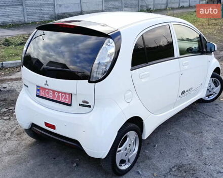 Белый Мицубиси И-Миев, объемом двигателя 0 л и пробегом 95 тыс. км за 4900 $, фото 4 на Automoto.ua