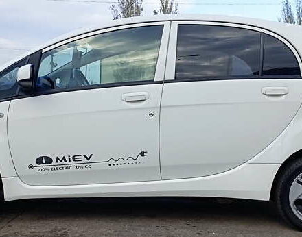 Белый Мицубиси И-Миев, объемом двигателя 0 л и пробегом 94 тыс. км за 4400 $, фото 17 на Automoto.ua