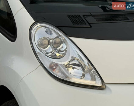 Белый Мицубиси И-Миев, объемом двигателя 0 л и пробегом 57 тыс. км за 4750 $, фото 3 на Automoto.ua