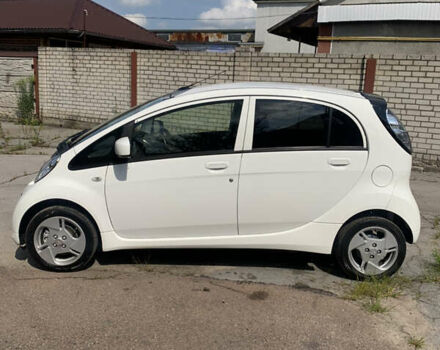 Мицубиси И-Миев 2016 в Житомире на Automoto.ua Белый Мицубиси И-Миев, объемом двигателя 0 л и пробегом 97 тыс. км за 5900 $, фото 2 на Automoto.ua