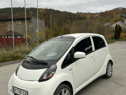 Белый Мицубиси И-Миев, объемом двигателя 0 л и пробегом 220 тыс. км за 3000 $, фото 1 на Automoto.ua