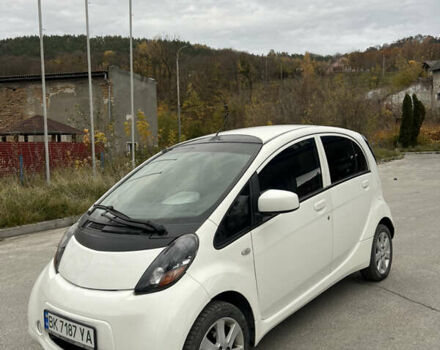 Белый Мицубиси И-Миев, объемом двигателя 0 л и пробегом 220 тыс. км за 3000 $, фото 1 на Automoto.ua