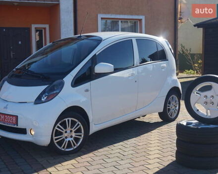 Міцубісі І-Мієв 2012 у Самборе на Automoto.ua Білий Міцубісі І-Мієв, об'ємом двигуна 0 л та пробігом 93 тис. км за 3777 $, фото 1 на Automoto.ua