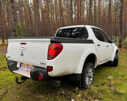 Білий Міцубісі Л 200, об'ємом двигуна 2.5 л та пробігом 257 тис. км за 4250 $, фото 4 на Automoto.ua