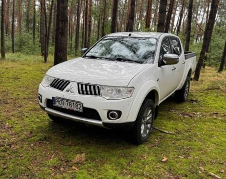 Белый Мицубиси Л 200, объемом двигателя 2.5 л и пробегом 267 тыс. км за 4000 $, фото 1 на Automoto.ua