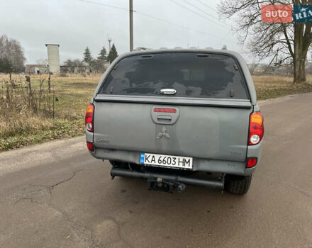 Білий Міцубісі Л 200, об'ємом двигуна 2.48 л та пробігом 324 тис. км за 13000 $, фото 5 на Automoto.ua