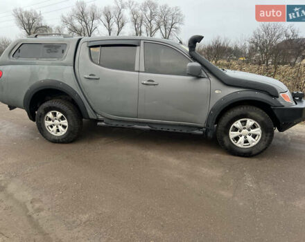 Білий Міцубісі Л 200, об'ємом двигуна 2.48 л та пробігом 324 тис. км за 13000 $, фото 3 на Automoto.ua