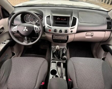 Білий Міцубісі Л 200, об'ємом двигуна 2.4 л та пробігом 140 тис. км за 6900 $, фото 15 на Automoto.ua
