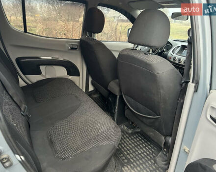 Білий Міцубісі Л 200, об'ємом двигуна 2.48 л та пробігом 324 тис. км за 13000 $, фото 16 на Automoto.ua