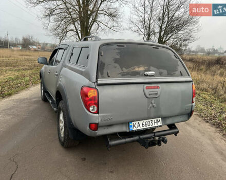 Білий Міцубісі Л 200, об'ємом двигуна 2.48 л та пробігом 324 тис. км за 13000 $, фото 6 на Automoto.ua