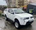 Білий Міцубісі Л 200, об'ємом двигуна 2.5 л та пробігом 170 тис. км за 18000 $, фото 1 на Automoto.ua