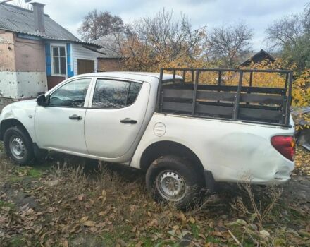 Белый Мицубиси Л 200, объемом двигателя 2.5 л и пробегом 134 тыс. км за 7200 $, фото 2 на Automoto.ua