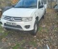 Белый Мицубиси Л 200, объемом двигателя 2.5 л и пробегом 134 тыс. км за 7200 $, фото 1 на Automoto.ua