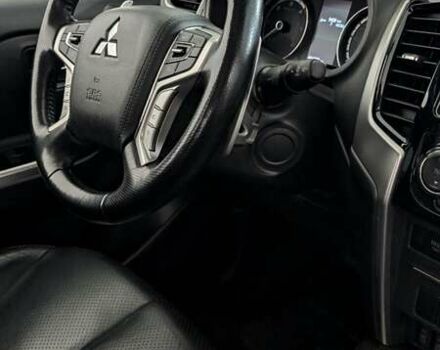 Міцубісі Л 200 2019 у Києві на Automoto.ua Білий Міцубісі Л 200, об'ємом двигуна 2.44 л та пробігом 96 тис. км за 31999 $, фото 8 на Automoto.ua