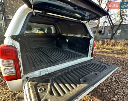 Белый Мицубиси Л 200, объемом двигателя 2.44 л и пробегом 312 тыс. км за 25000 $, фото 8 на Automoto.ua