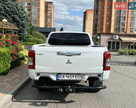 Білий Міцубісі Л 200, об'ємом двигуна 2.44 л та пробігом 90 тис. км за 27400 $, фото 3 на Automoto.ua