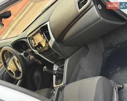 Белый Мицубиси Л 200, объемом двигателя 2.44 л и пробегом 60 тыс. км за 28500 $, фото 20 на Automoto.ua