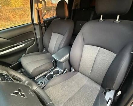 Белый Мицубиси Л 200, объемом двигателя 2.44 л и пробегом 60 тыс. км за 28500 $, фото 26 на Automoto.ua