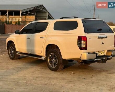 Белый Мицубиси Л 200, объемом двигателя 2.44 л и пробегом 60 тыс. км за 28500 $, фото 10 на Automoto.ua