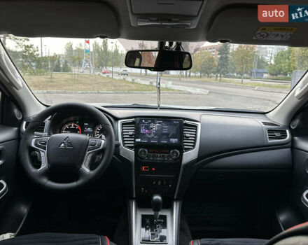 Белый Мицубиси Л 200, объемом двигателя 2.44 л и пробегом 105 тыс. км за 32999 $, фото 8 на Automoto.ua