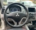 Білий Міцубісі Л 200, об'ємом двигуна 2.5 л та пробігом 234 тис. км за 4300 $, фото 3 на Automoto.ua