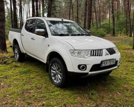 Білий Міцубісі Л 200, об'ємом двигуна 2.5 л та пробігом 267 тис. км за 4000 $, фото 1 на Automoto.ua