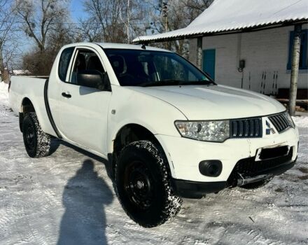Белый Мицубиси Л 200, объемом двигателя 0 л и пробегом 230 тыс. км за 6300 $, фото 1 на Automoto.ua