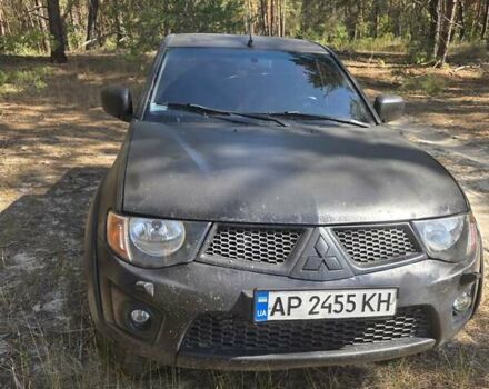 Білий Міцубісі Л 200, об'ємом двигуна 2.48 л та пробігом 386 тис. км за 12000 $, фото 1 на Automoto.ua