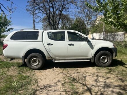 Мицубиси Л 200 2013 в Харькове на Automoto.ua Белый Мицубиси Л 200, объемом двигателя 0 л и пробегом 146 тыс. км за 6200 $, фото 1 на Automoto.ua
