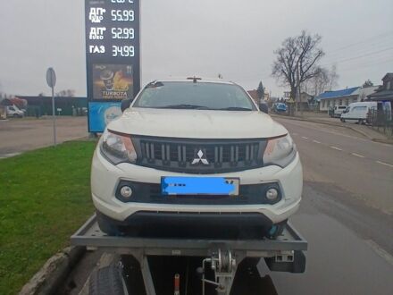 Белый Мицубиси Л 200, объемом двигателя 0 л и пробегом 160 тыс. км за 7867 $, фото 1 на Automoto.ua