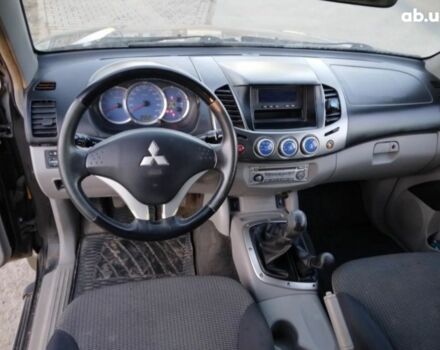 Чорний Міцубісі Л 200, об'ємом двигуна 2.5 л та пробігом 220 тис. км за 129000 $, фото 3 на Automoto.ua