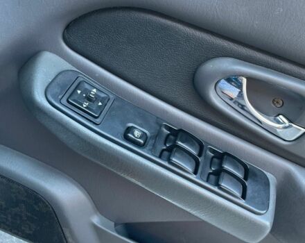 Черный Мицубиси Л 200, объемом двигателя 2.5 л и пробегом 220 тыс. км за 5299 $, фото 6 на Automoto.ua