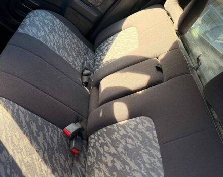 Черный Мицубиси Л 200, объемом двигателя 0 л и пробегом 225 тыс. км за 5205 $, фото 5 на Automoto.ua