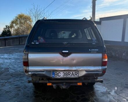 Черный Мицубиси Л 200, объемом двигателя 0 л и пробегом 225 тыс. км за 5205 $, фото 3 на Automoto.ua