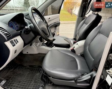 Черный Мицубиси Л 200, объемом двигателя 2.48 л и пробегом 232 тыс. км за 13900 $, фото 55 на Automoto.ua