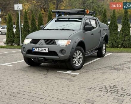 Чорний Міцубісі Л 200, об'ємом двигуна 2.48 л та пробігом 232 тис. км за 14000 $, фото 1 на Automoto.ua