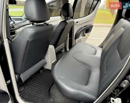 Черный Мицубиси Л 200, объемом двигателя 2.48 л и пробегом 232 тыс. км за 13900 $, фото 51 на Automoto.ua