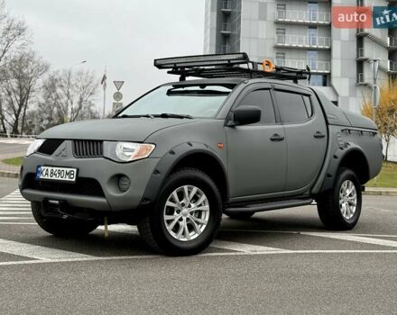 Черный Мицубиси Л 200, объемом двигателя 2.48 л и пробегом 232 тыс. км за 13900 $, фото 3 на Automoto.ua