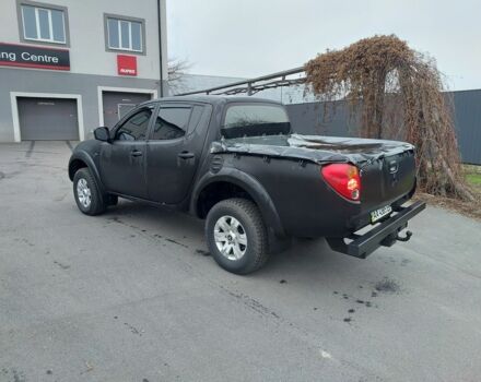 Черный Мицубиси Л 200, объемом двигателя 0 л и пробегом 300 тыс. км за 8000 $, фото 3 на Automoto.ua