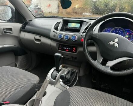 Черный Мицубиси Л 200, объемом двигателя 2.5 л и пробегом 190 тыс. км за 6655 $, фото 5 на Automoto.ua