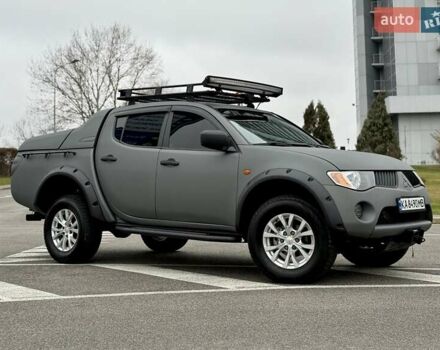 Черный Мицубиси Л 200, объемом двигателя 2.48 л и пробегом 232 тыс. км за 13900 $, фото 19 на Automoto.ua