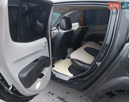 Чорний Міцубісі Л 200, об'ємом двигуна 2.48 л та пробігом 290 тис. км за 9900 $, фото 4 на Automoto.ua