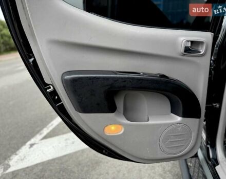 Черный Мицубиси Л 200, объемом двигателя 2.48 л и пробегом 232 тыс. км за 13900 $, фото 49 на Automoto.ua