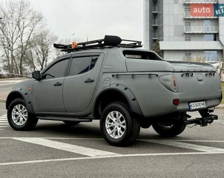 Черный Мицубиси Л 200, объемом двигателя 2.48 л и пробегом 232 тыс. км за 13900 $, фото 8 на Automoto.ua