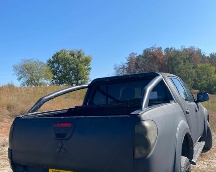 Черный Мицубиси Л 200, объемом двигателя 0 л и пробегом 177 тыс. км за 5500 $, фото 8 на Automoto.ua