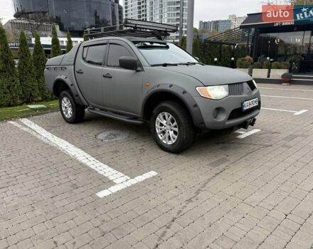 Чорний Міцубісі Л 200, об'ємом двигуна 2.48 л та пробігом 232 тис. км за 14000 $, фото 2 на Automoto.ua